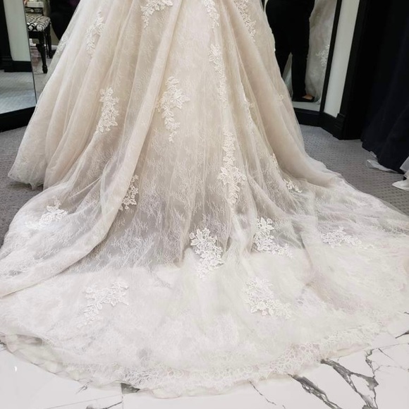 Sottero & Midgley Wedding Gown - Picture 2 of 10